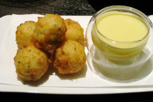 No todos los buñuelos son dulces. A veces se hacen de bacalao. // Foto: Especial.