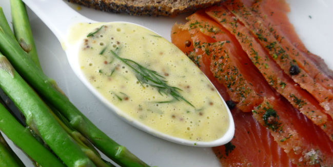 El eneldo es perfecto para acompañar pescados, en especial el salmón. // Foto: Especial.