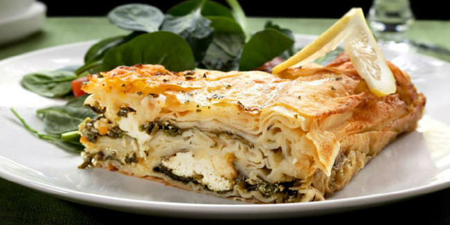 La 'spanakopita' es uno de los tradicionales platillos griegos en la carta de Mythos. // Foto: Estiatorio Mythos.