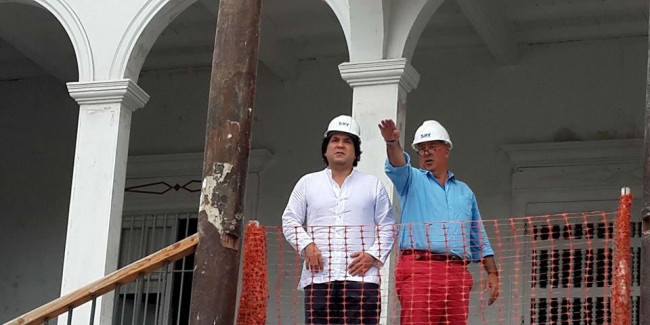 Gastón Acurio supervisa las obras de la nueva sede de su restaurante en Casa Moreyra. // Foto: Vía Facebook. 