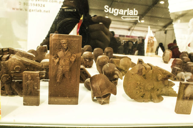 En el pabellón de dulces de Mistura se encuentra a los productores locales pero también a las nuevas propuestas que combinan diseño y chocolate como Sugar Labs. // Foto: Alicia Rojas.