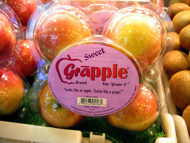 Manzana + Uva = Grapple. // Foto: Nicole Lee (Creative Commons).