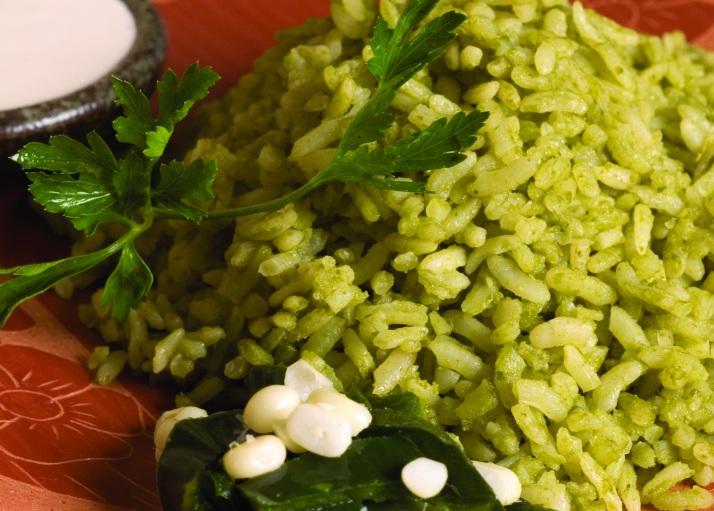 cómo hacer arroz verde con chile poblano