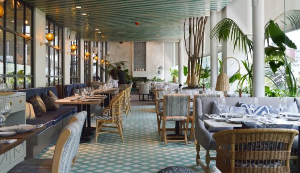 Terraza del restaurante Aitana. Recomendamos que hagas reservación.