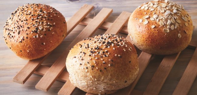 Bollos con harina integral para hamburguesas.