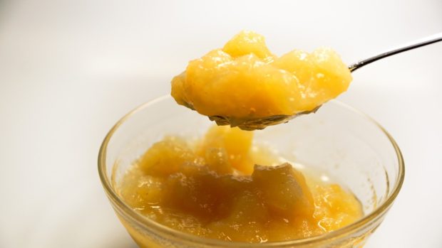 Salsa de manzana// Foto: Pixabay.