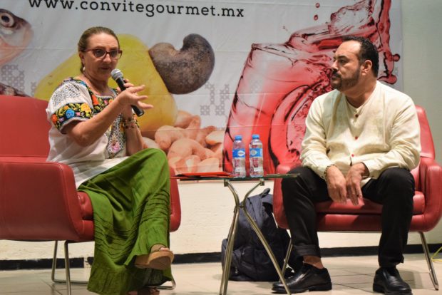 Lolina Echeverría y el chef Ricardo Muñoz Zurita.