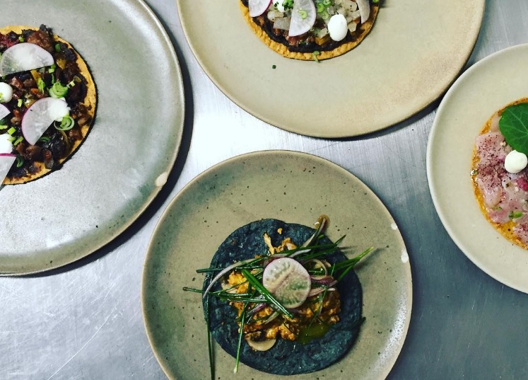 Tacos y tostadas del chef Diego Hernández Baquedano.