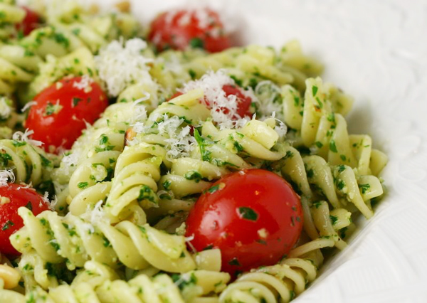ensalada de pasta al pesto