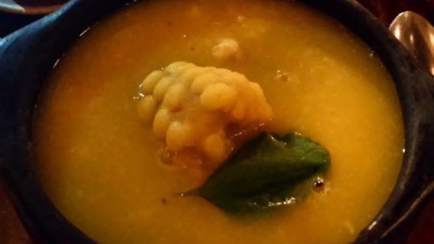 El ajiaco es una sopa de tres tipos de papas con pollo.