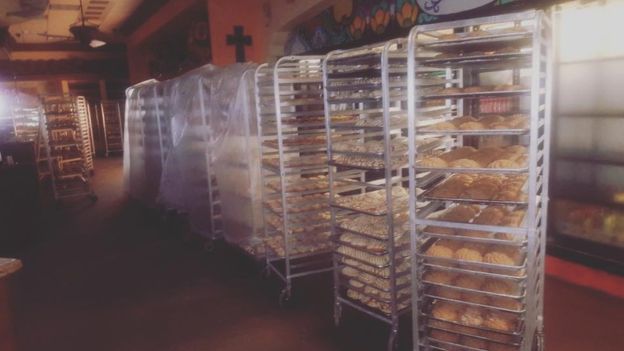 Llenaron todas las estanterías de El Bolillo.