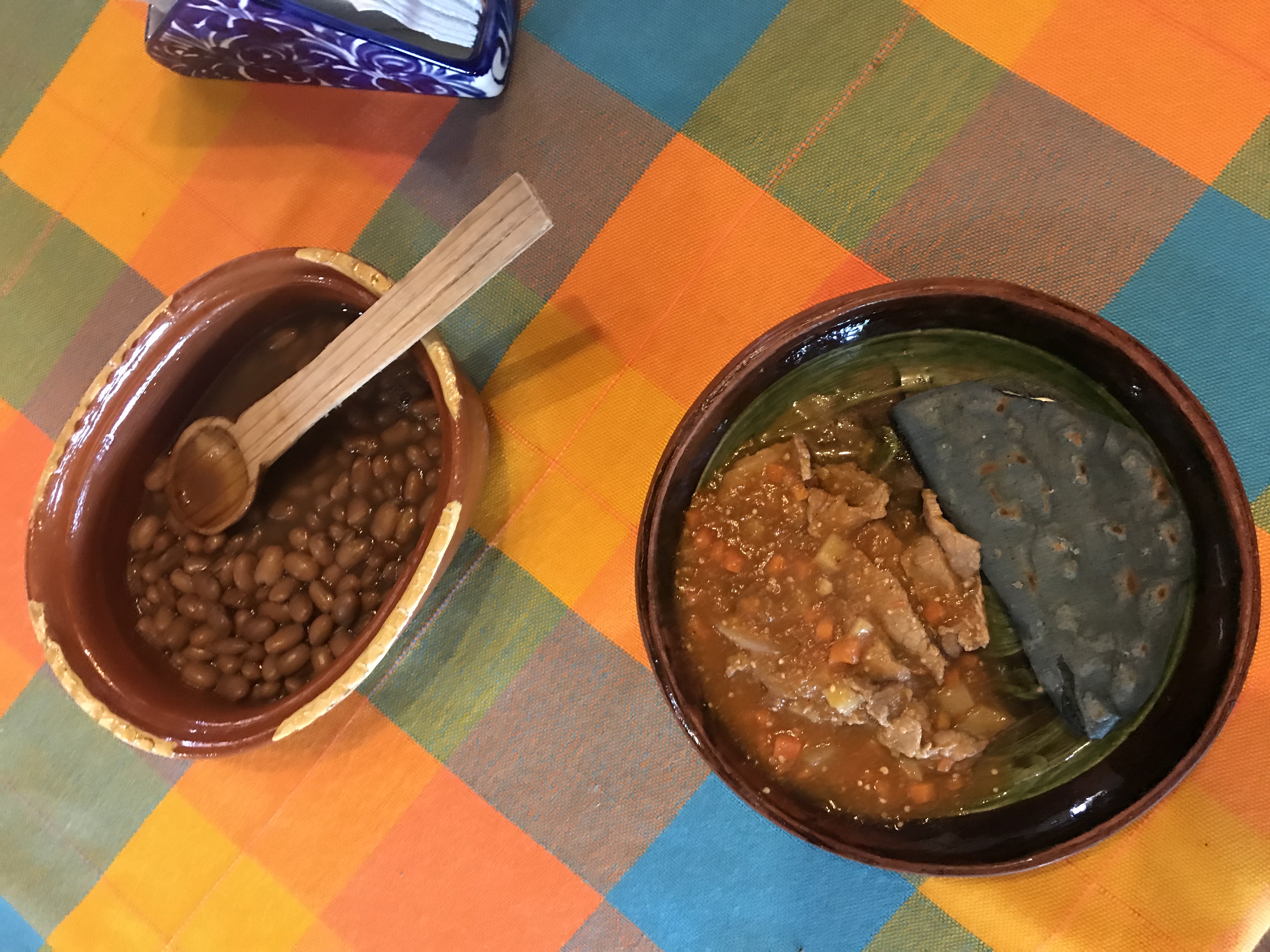Comida en cocina de Juanita Bravo.