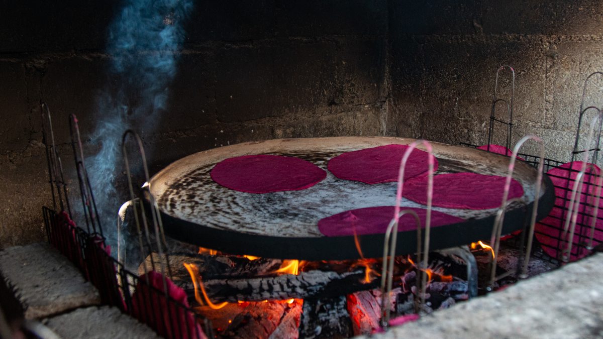 comal de tortillas para elaborar las tostadas.