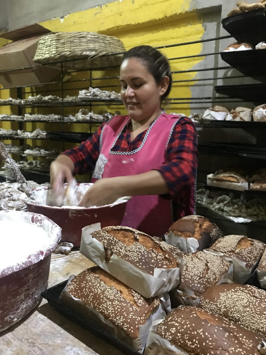 mujeres que alimentan