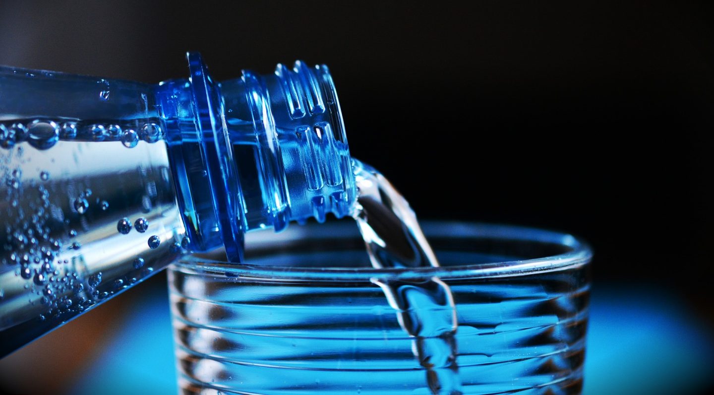 agua es parte de la jarra del buen beber