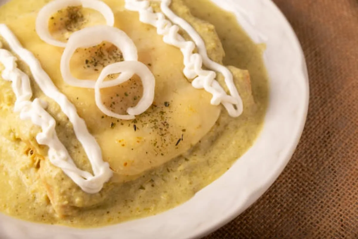 El secreto está en el queso. Prepara esta deliciosa receta de enchiladas suizas en salsa verde / Foto: iStock