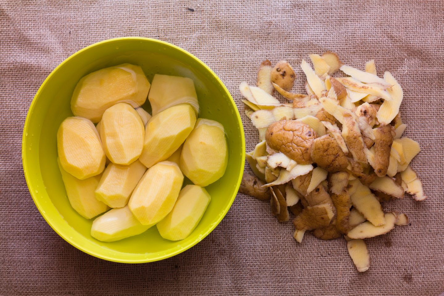 papas peladas por el procesador de alimentos