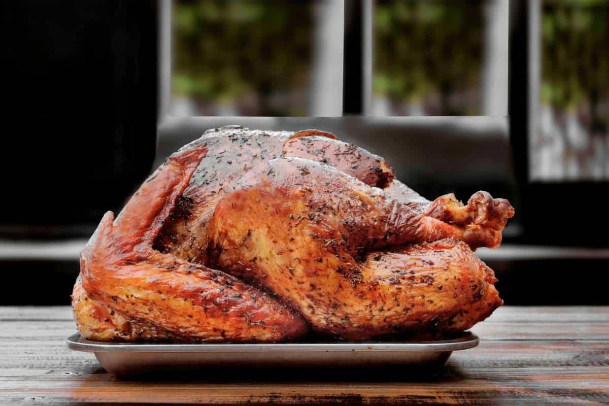 Receta sencilla de pavo ahumado para 10 personas. 