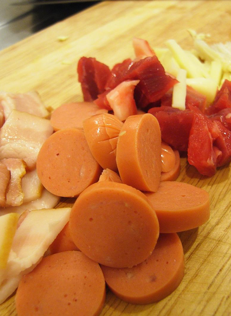 Salchichas enchipotladas