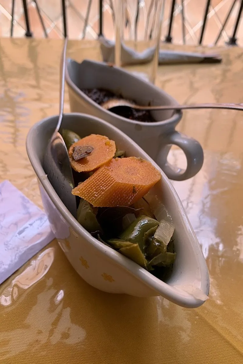 chiles en vinagre con zanahorias, una recetas de rajas caseras