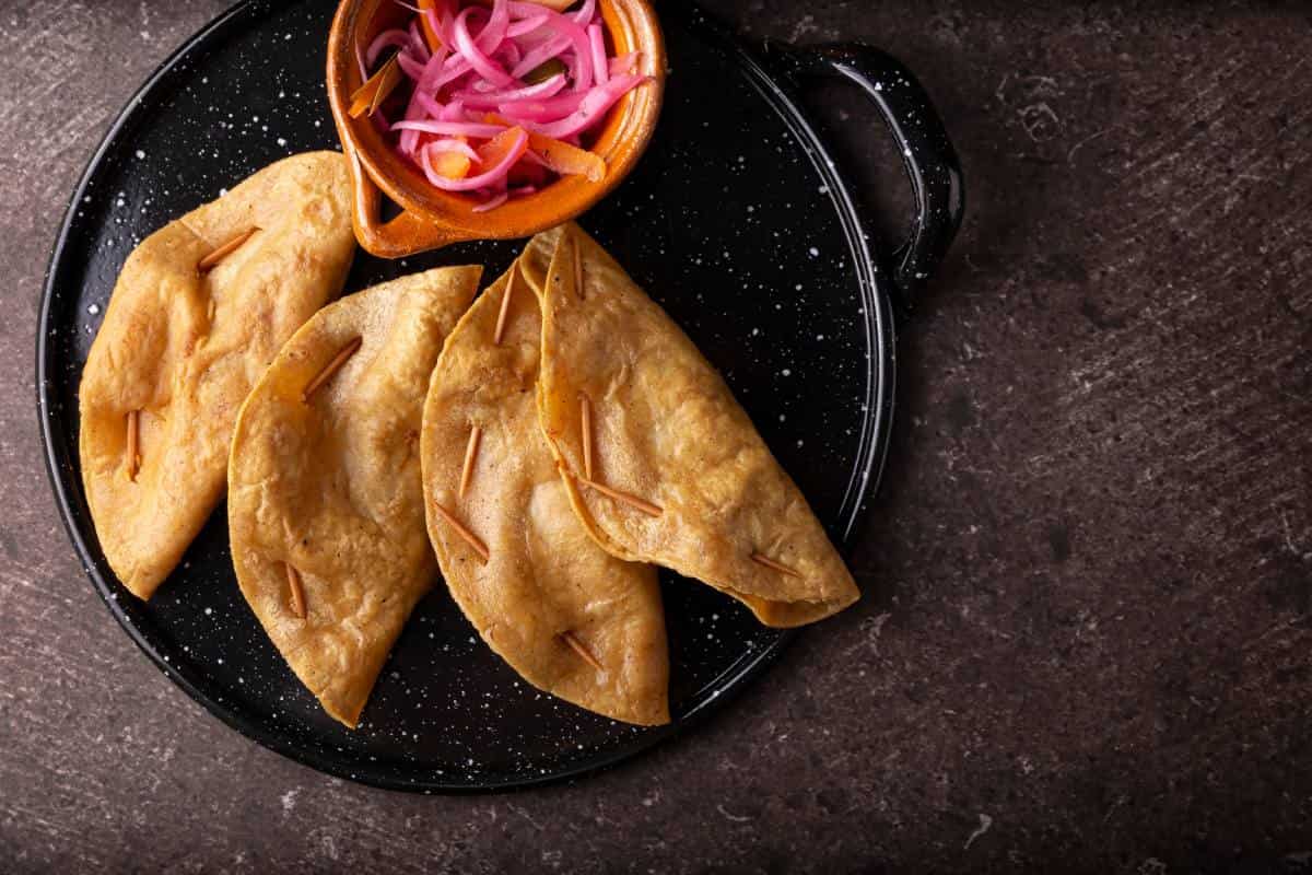 quesadillas fritas de atún