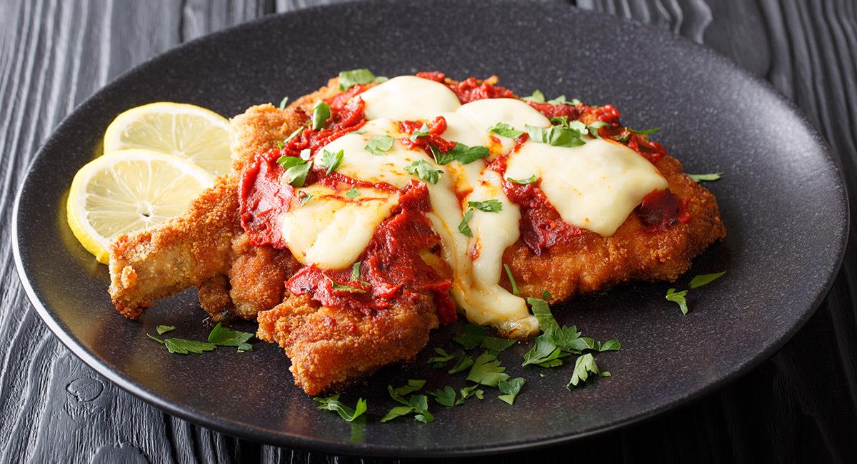 Milanesa de pollo a la napolitana