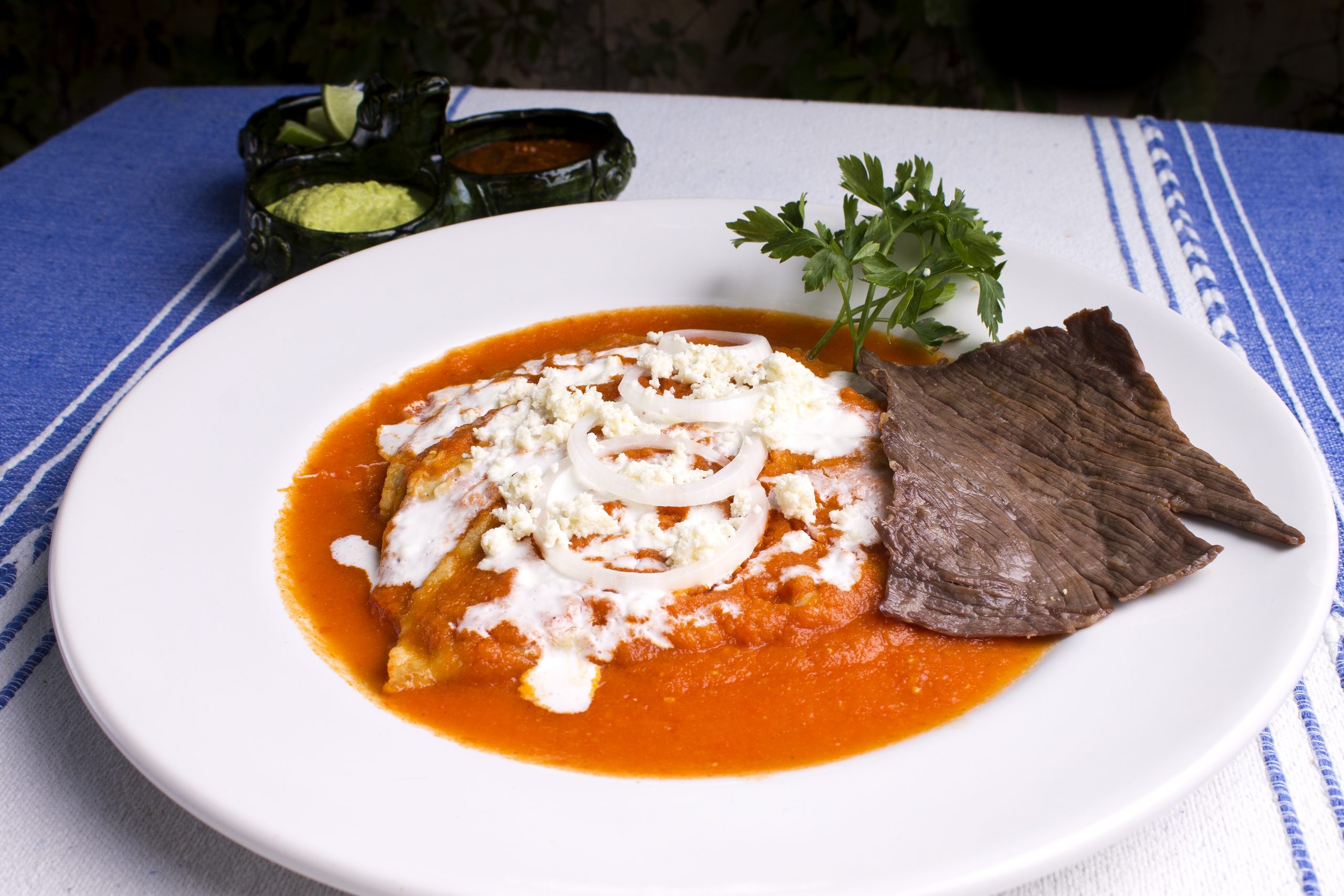 Enchiladas oaxaqueñas