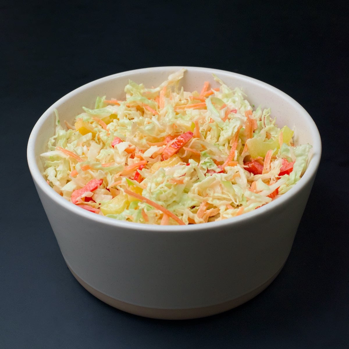 Desflemar la col puede ayudar a que tus ensaladas de col cruda sepan mejor