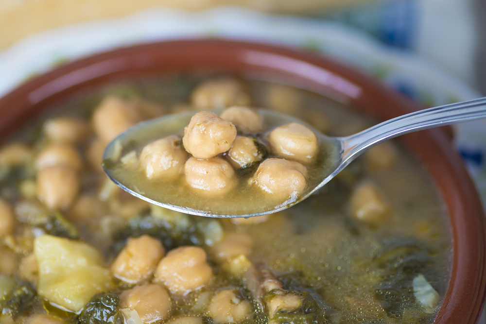 Sopa de espinaca con garbanzos