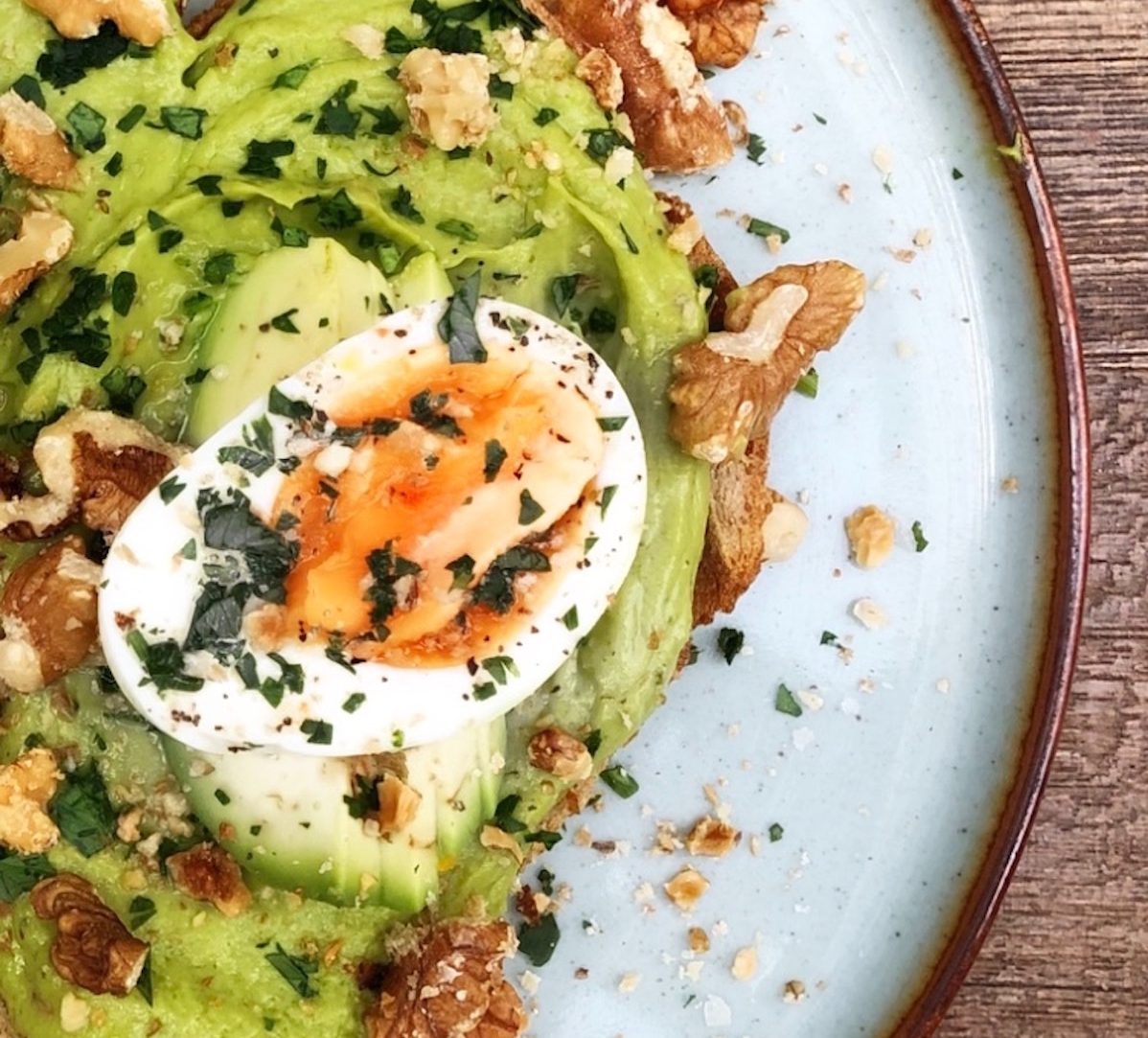 Receta de avocado toast con huevo