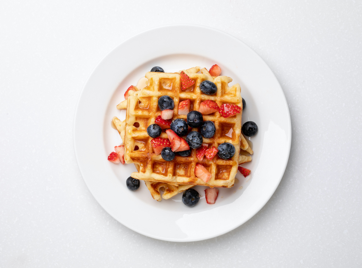 Así puedes preparar waffles en sartén para tu desayuno