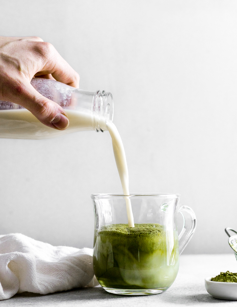Las bebidas o leches vegetales son una opción excelente para acompañar tus bebidas.