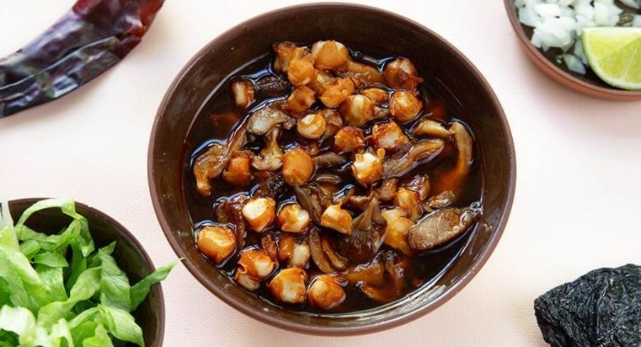 Pozole negro o vegetariano