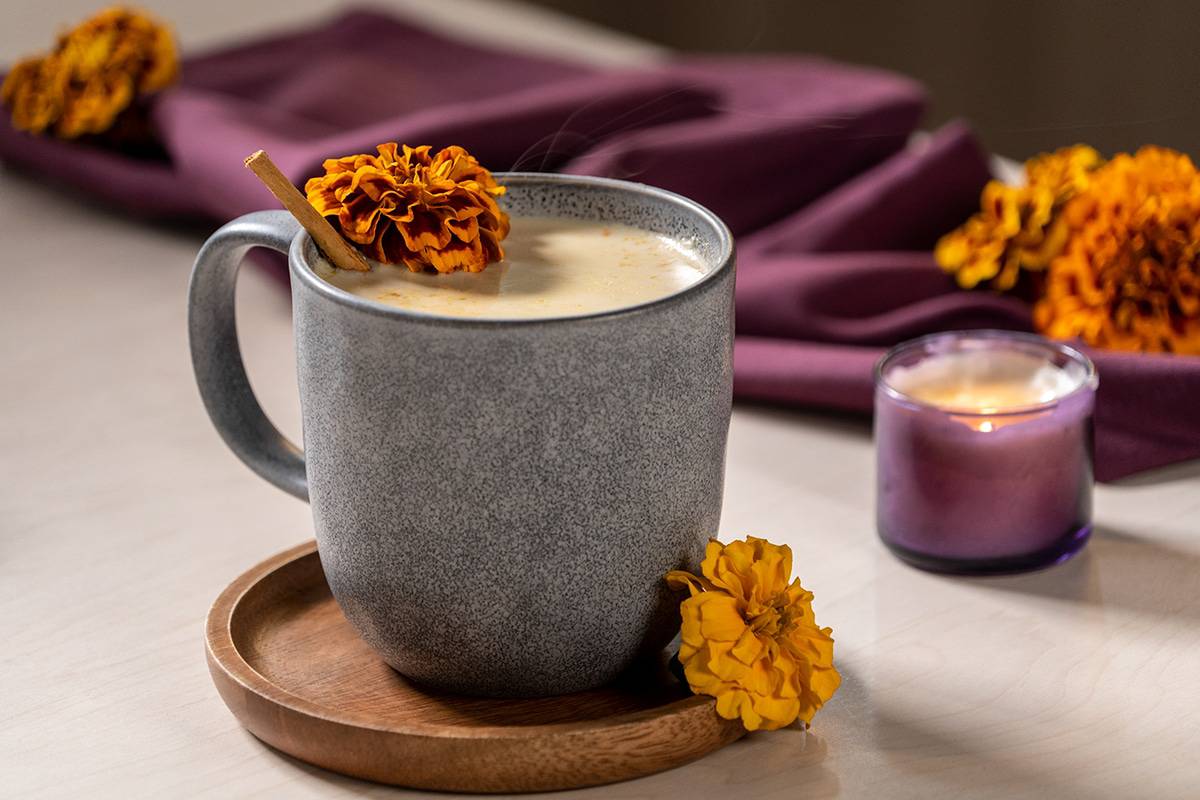 El atole de flor de cempasúchil es muy sencillo de preparar además de ser delicioso.