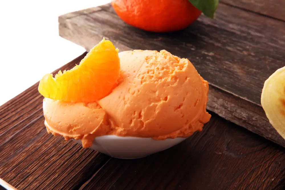 Helado cremoso de mandarina