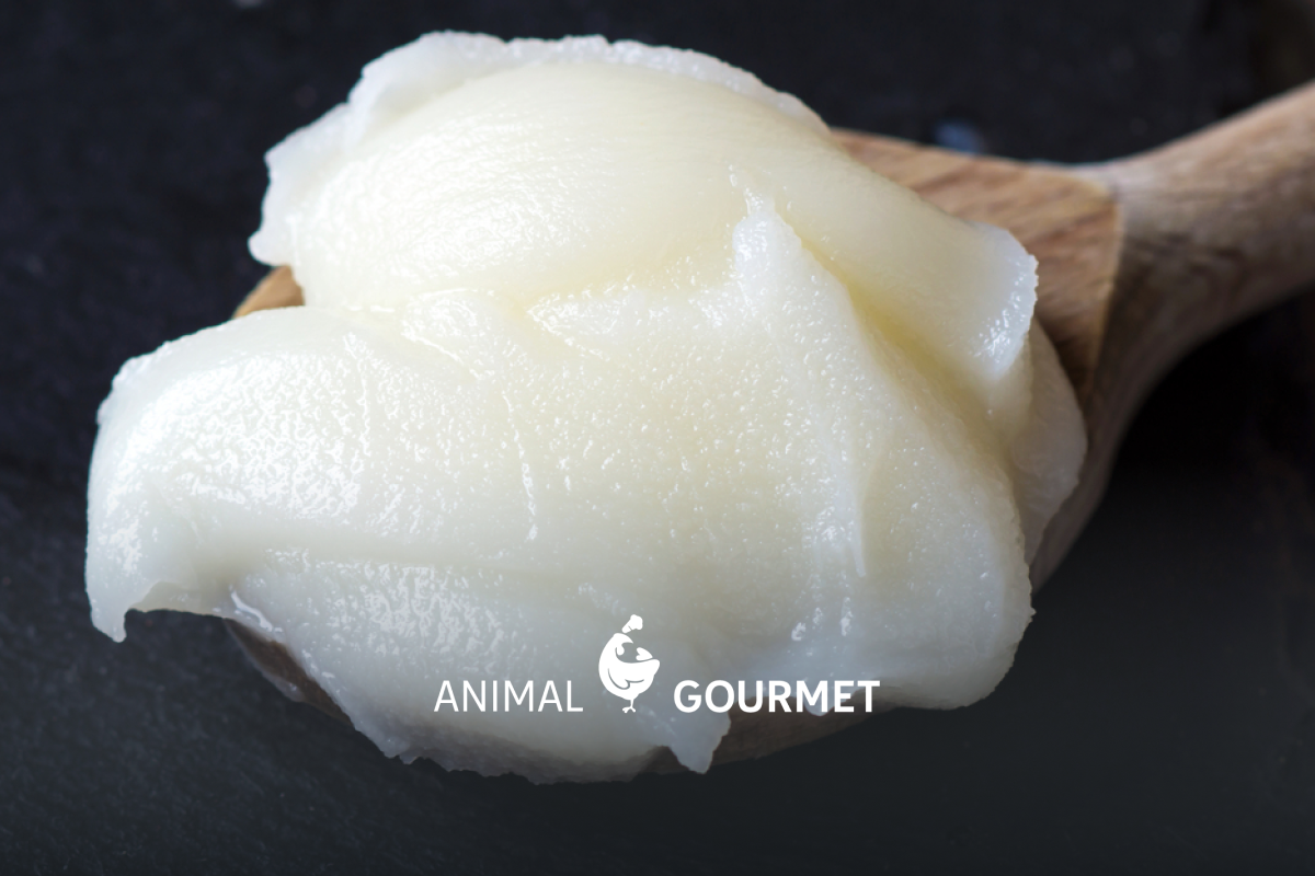 La manteca de cerdo suele ser más buena para cocinar que los aceites vegetales.