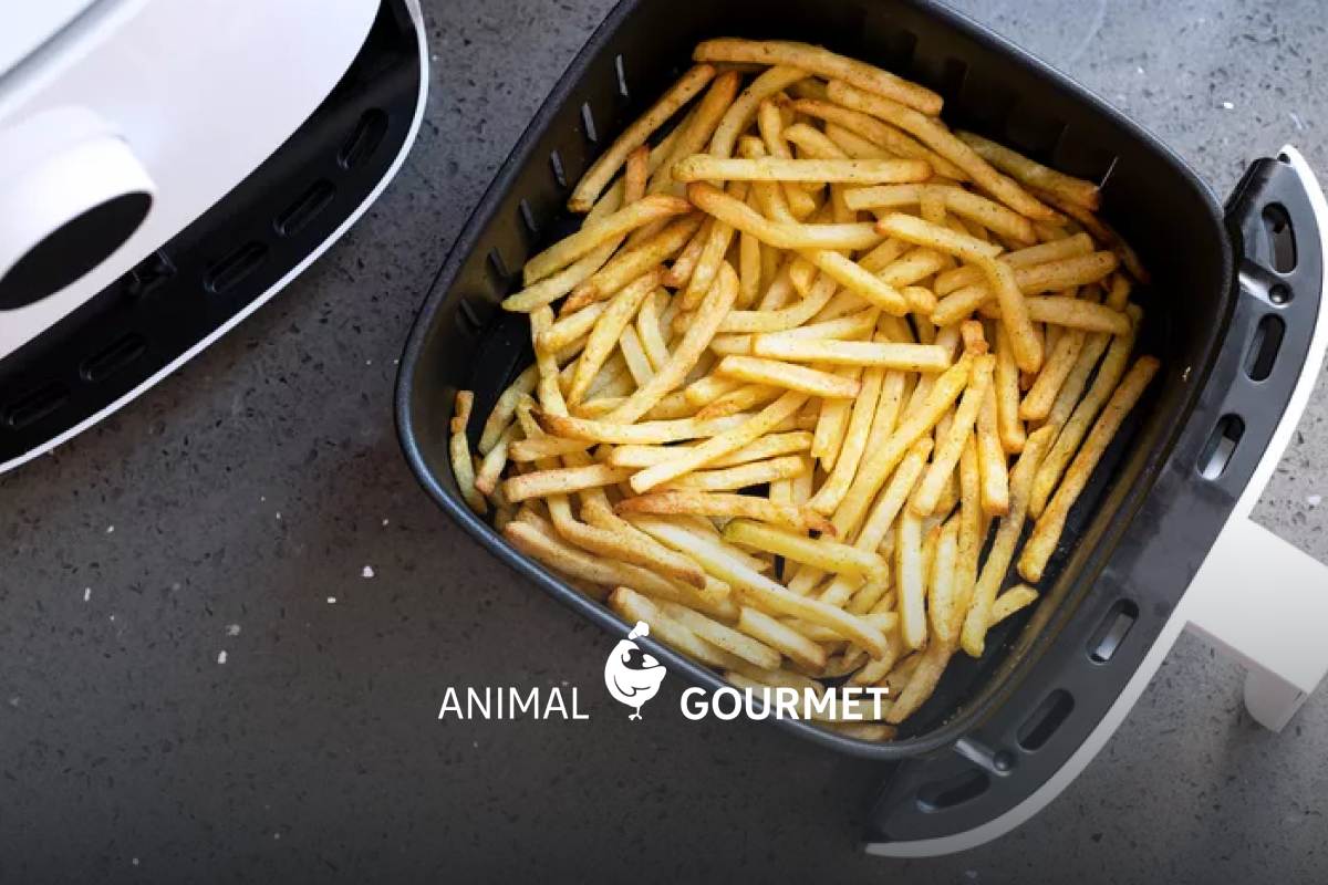 Si mueres de ganas de comer papas fritas crujientes pero le temes al aceite, una opción más saludable es la freidora de aire. 