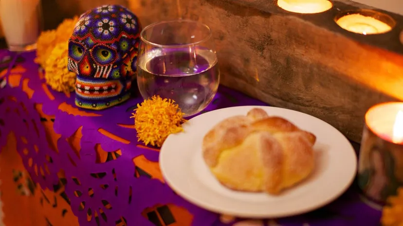 Significado del vaso de agua en la ofrenda del día de muertos. Sal y agua en las ofrendas.