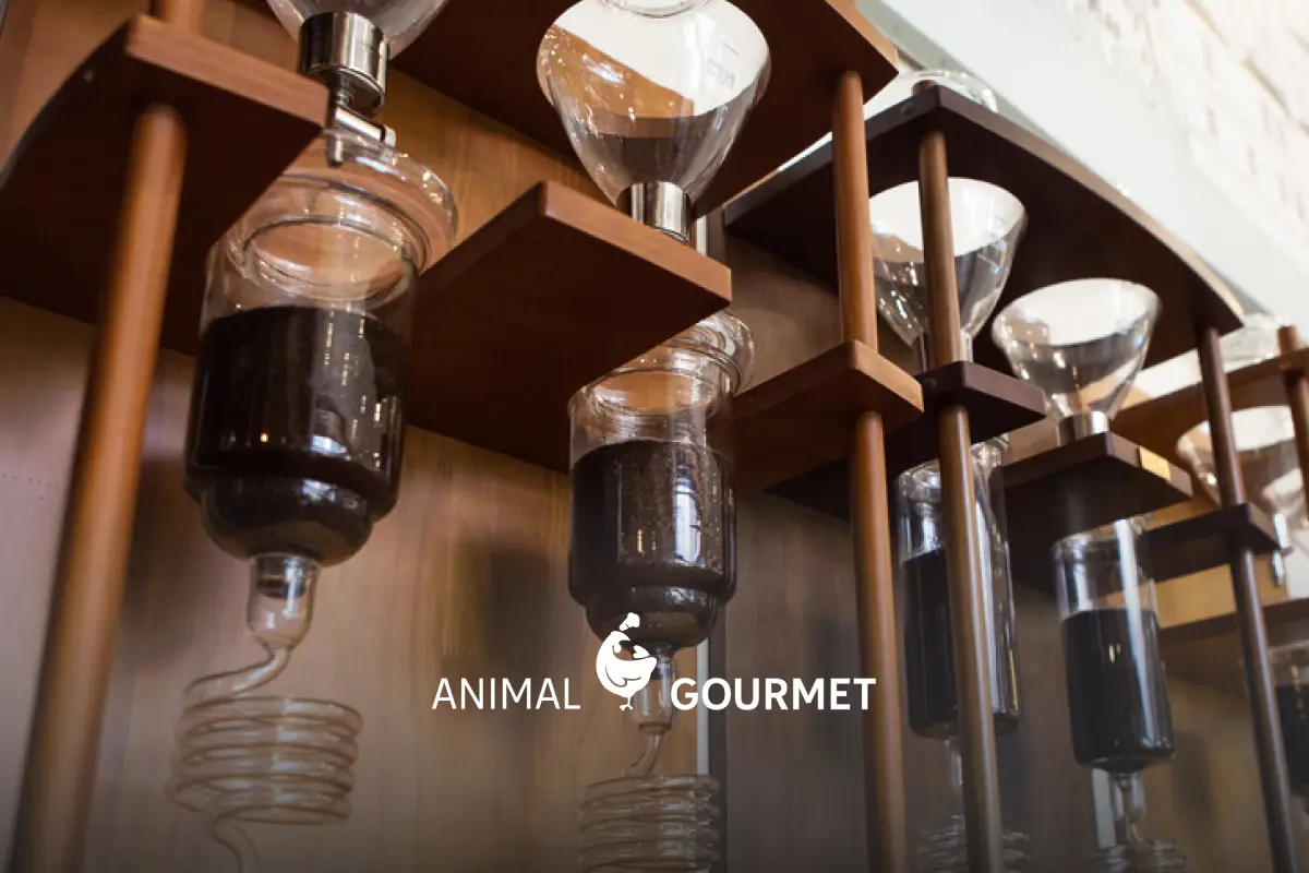 El sabor, el olor y los aromas del cold brew, es decir, todas sus características organolépticas, se obtienen por tiempo de infusión y no por calor.