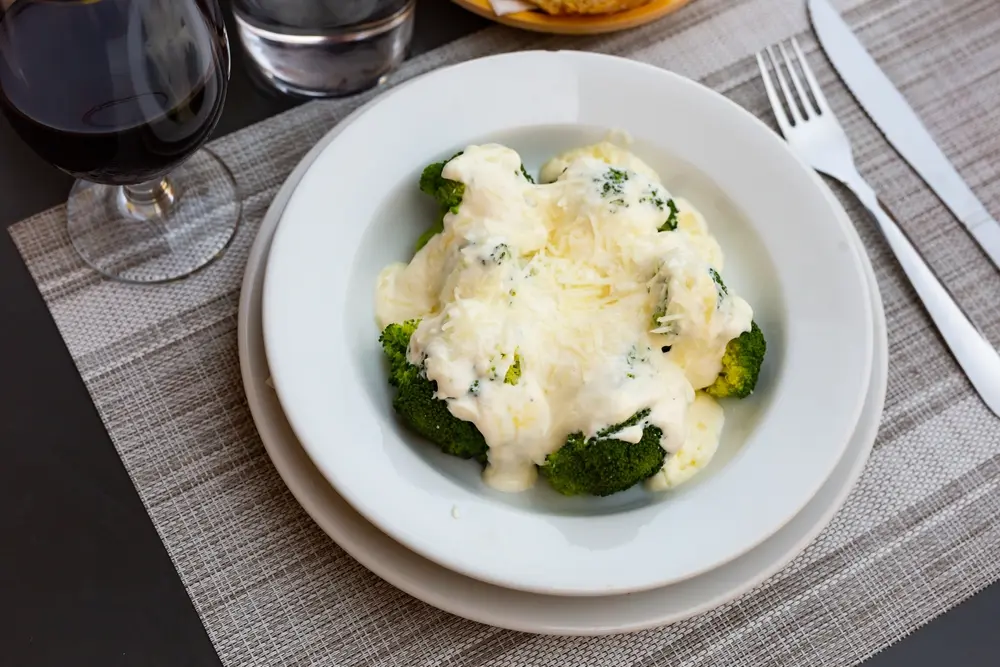 Brócoli y Coliflor Gratinados con Bechamel
