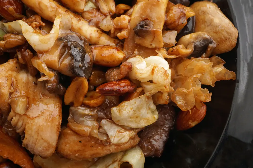 Cómo hacer que el pollo almendrado quede jugoso