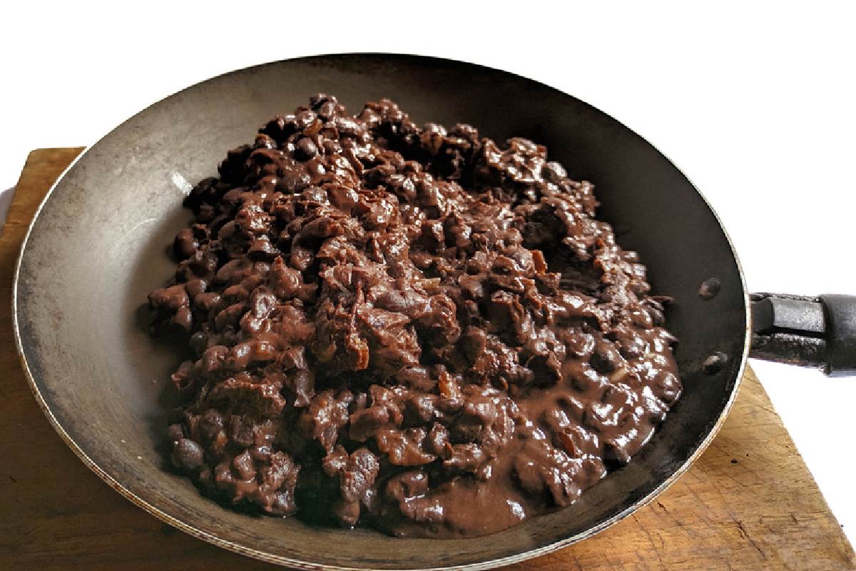 Cómo quitar lo salado a los frijoles refritos