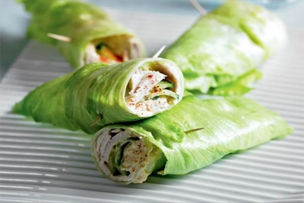 cómo hacer un wrap con hojas de lechuga