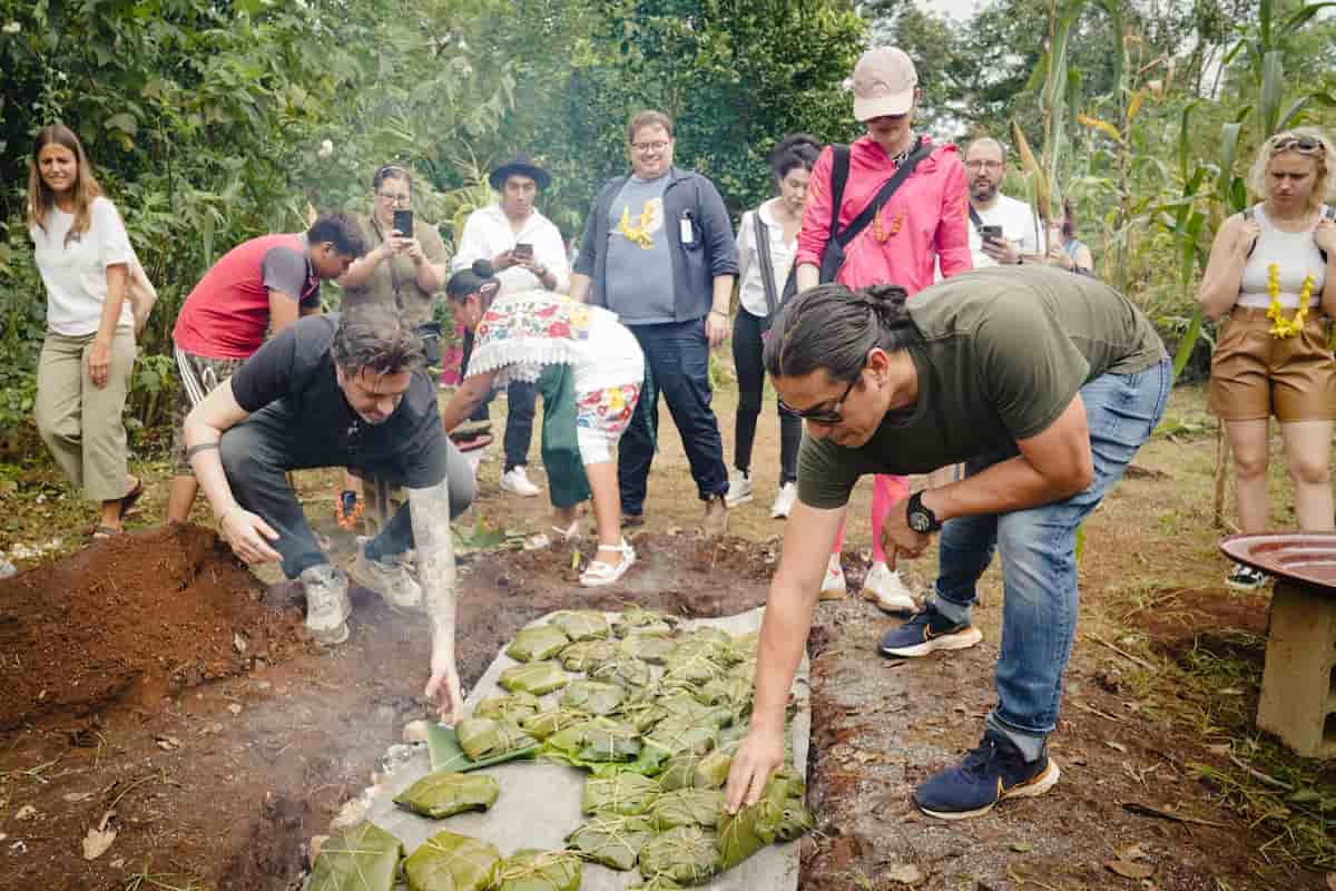 Hokol Vuh se ha comprometido a promover, con cada una de sus ediciones, al desarrollo y el bienestar sostenible de las comunidades en la región.