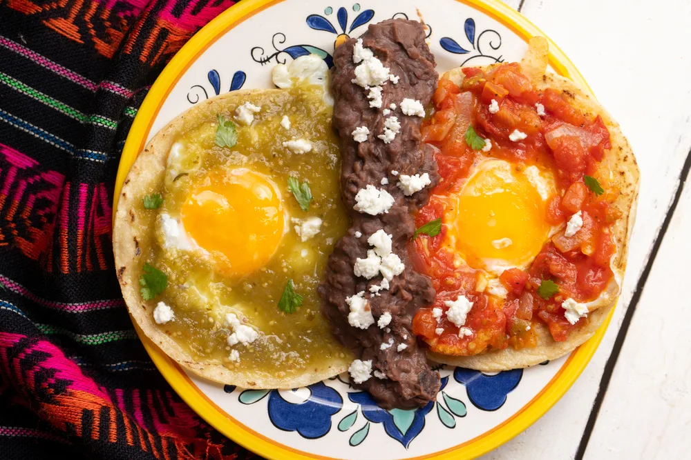 Huevos rancheros desayuno 