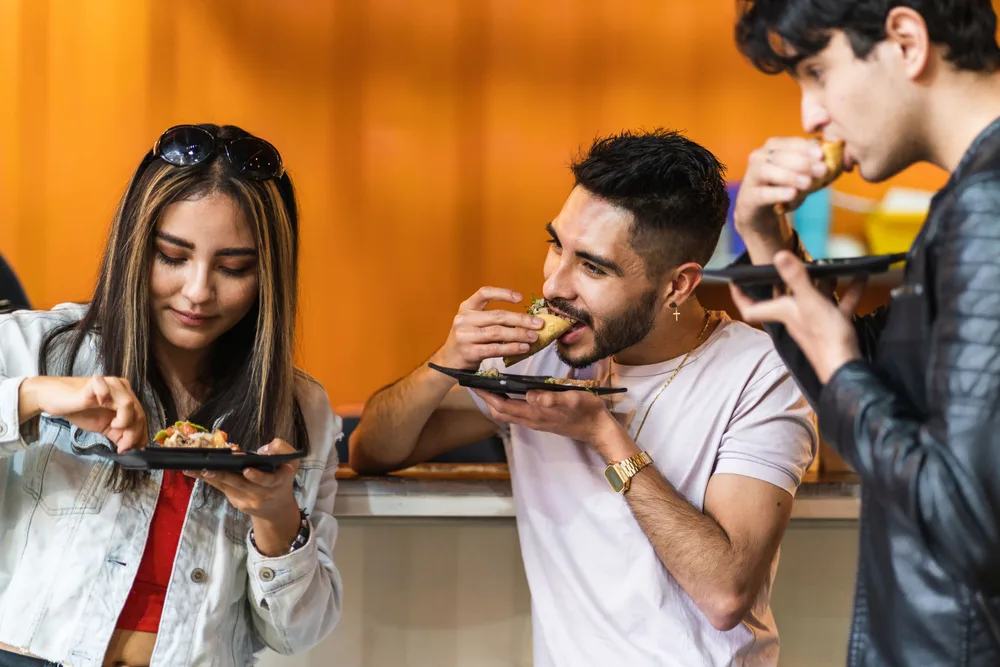 "A darle que es mole de olla y otros refranes gastronómicos"