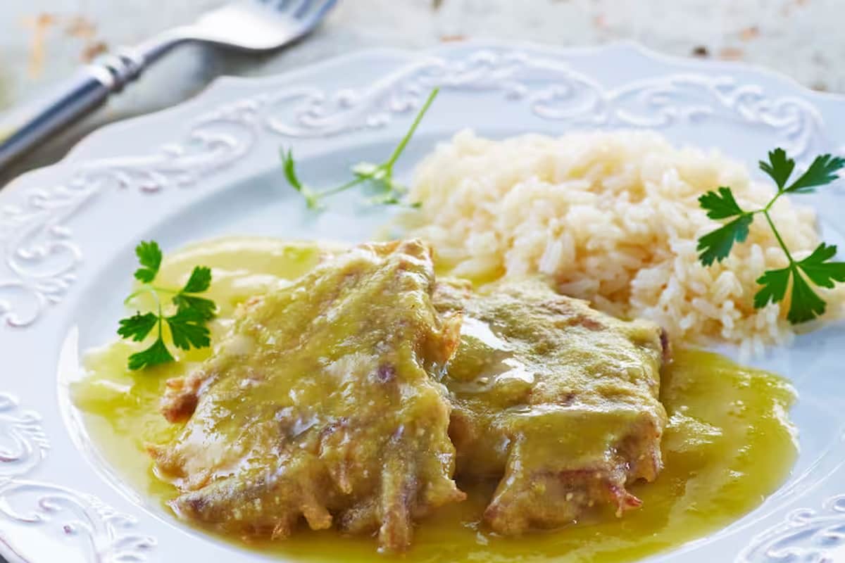 cómo hacer tortitas de pollo en salsa verde