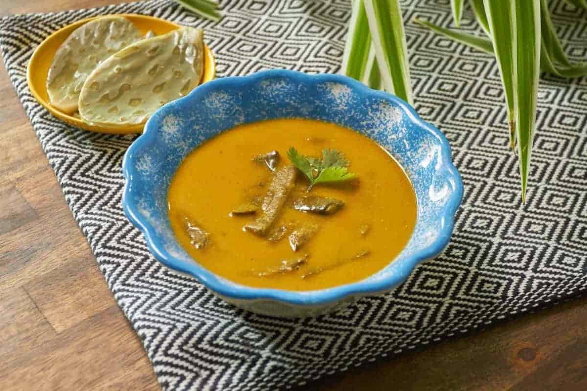 cómo hacer sopa de haba con nopales