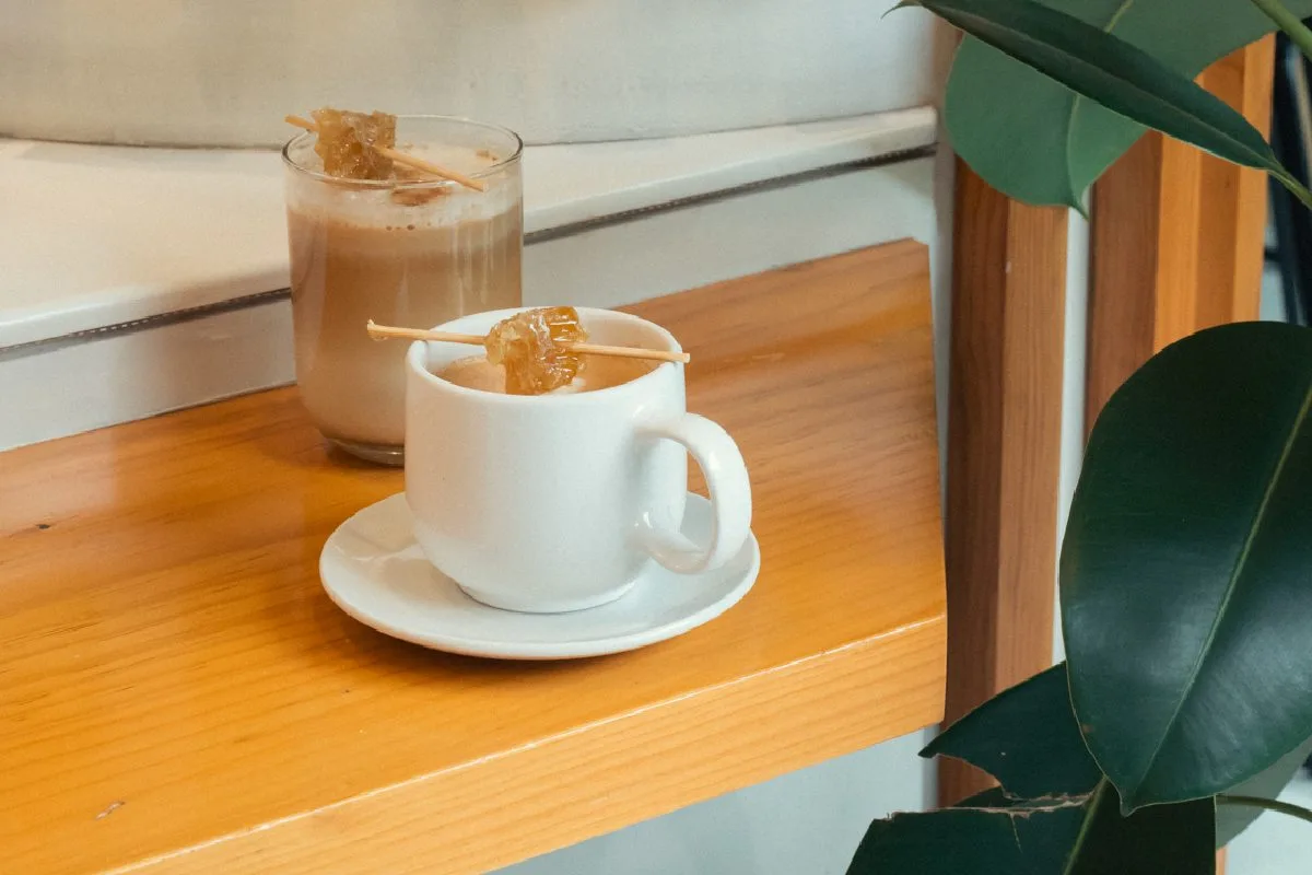 Honey Latte Abeja Reyna La Caja de Cristal