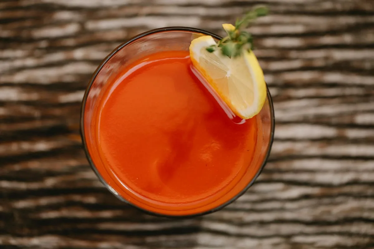 Te decimos cómo preparar el jugo de tomate para esta temporada de calor.